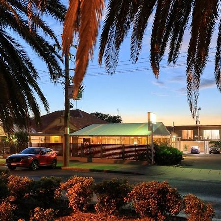 Court Street Motel Parkes Kültér fotó